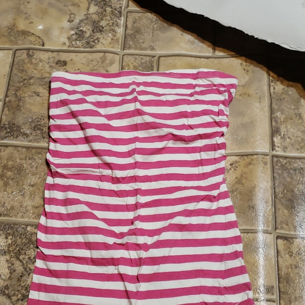 Strapless striped pink and white shirt.